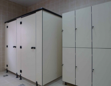 toilet cubicles